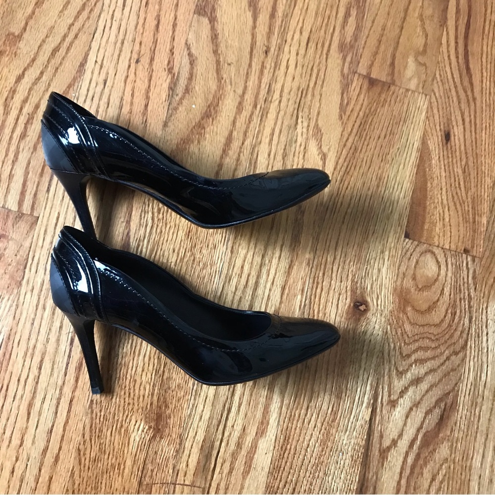 Burberry Black Patent Leather Heels - Picture 7 of 8